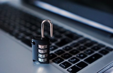 Cadenas sur PC portable Cadenas sur PC portable